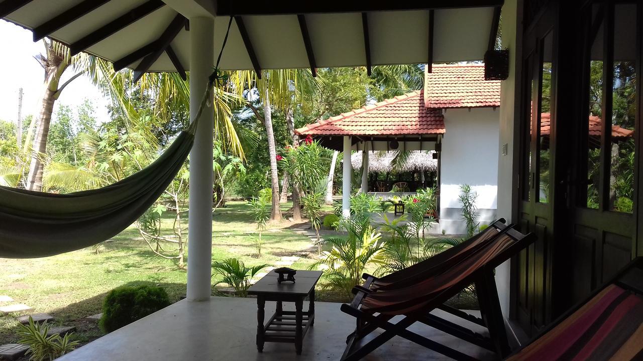 Chillenjoy Cabanas & Restaurant Tangalle Exterior photo